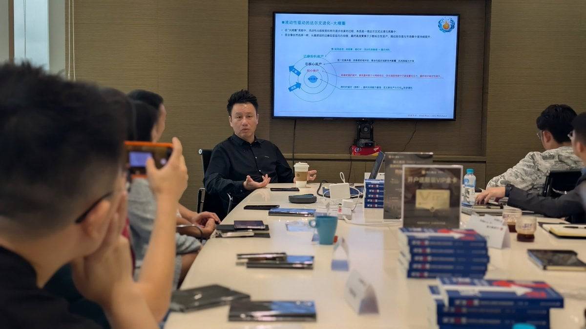 付鹏最新判断:AI 基建股呈现出老登特征,去杠杆阶段即使有基本面价格也会剧烈波动