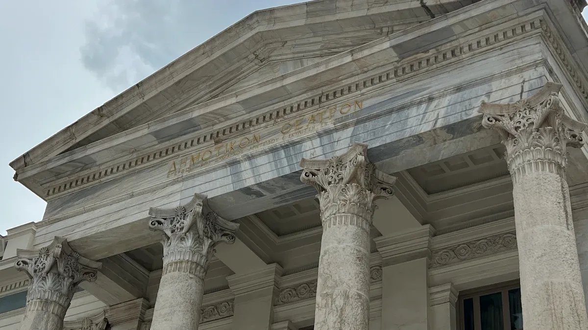 Central Bank Money and Management