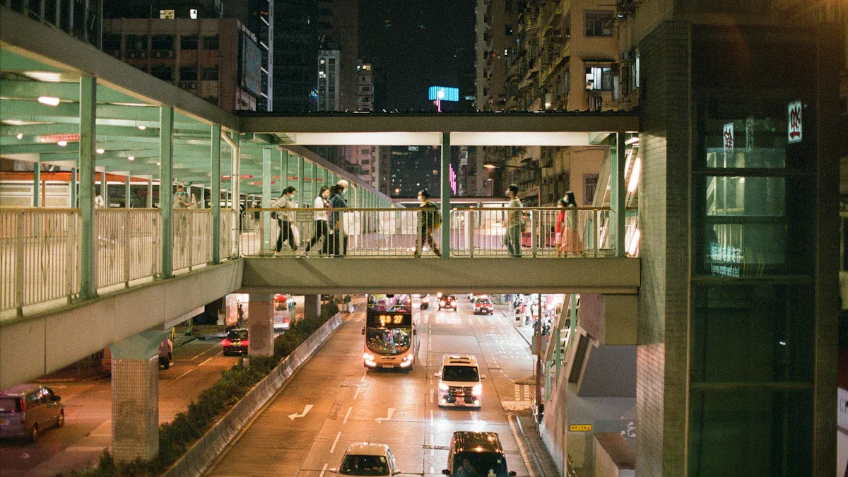 2025香港优秀人才入境计划最新政策变化及12项申请条件全分析