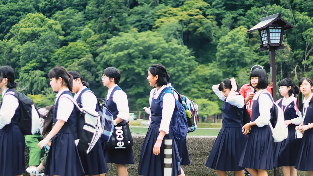 韩国银行开户攻略:留学生如何选择最合适的账户