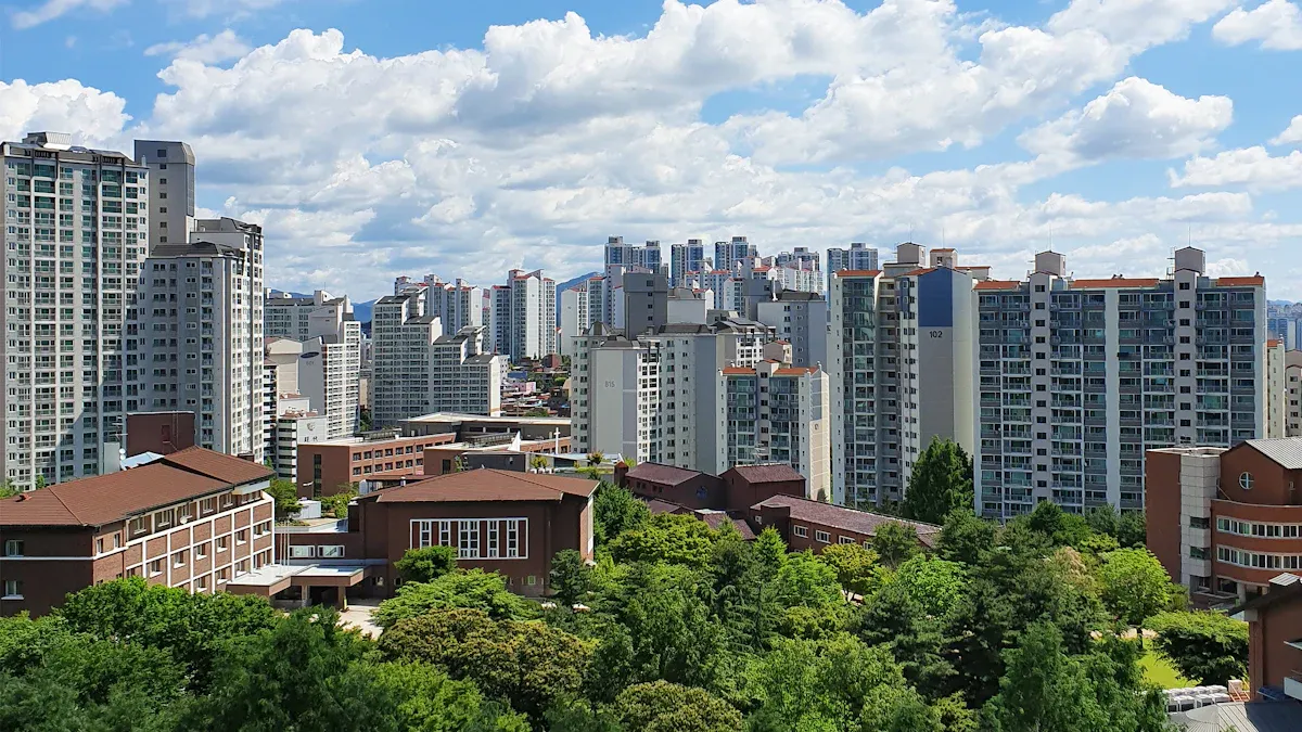 Complete Guide to Renting in South Korea for Expats: Jeonse vs. Wolse Lease Analysis and Process Guide