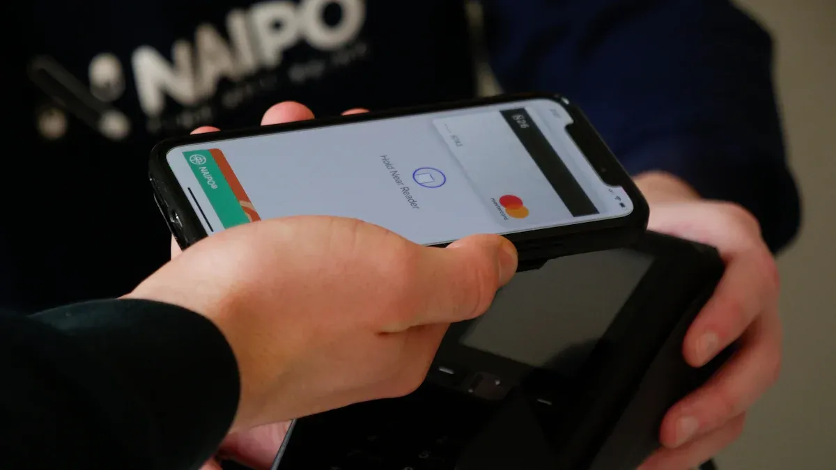 Apple Pay 充值及账户管理指南:添加多个银行账户