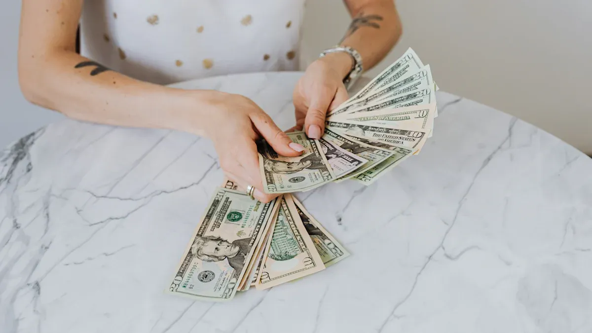 How Much Money Transfer in the US Triggers Reporting? Key Issues to Understand Before Remitting