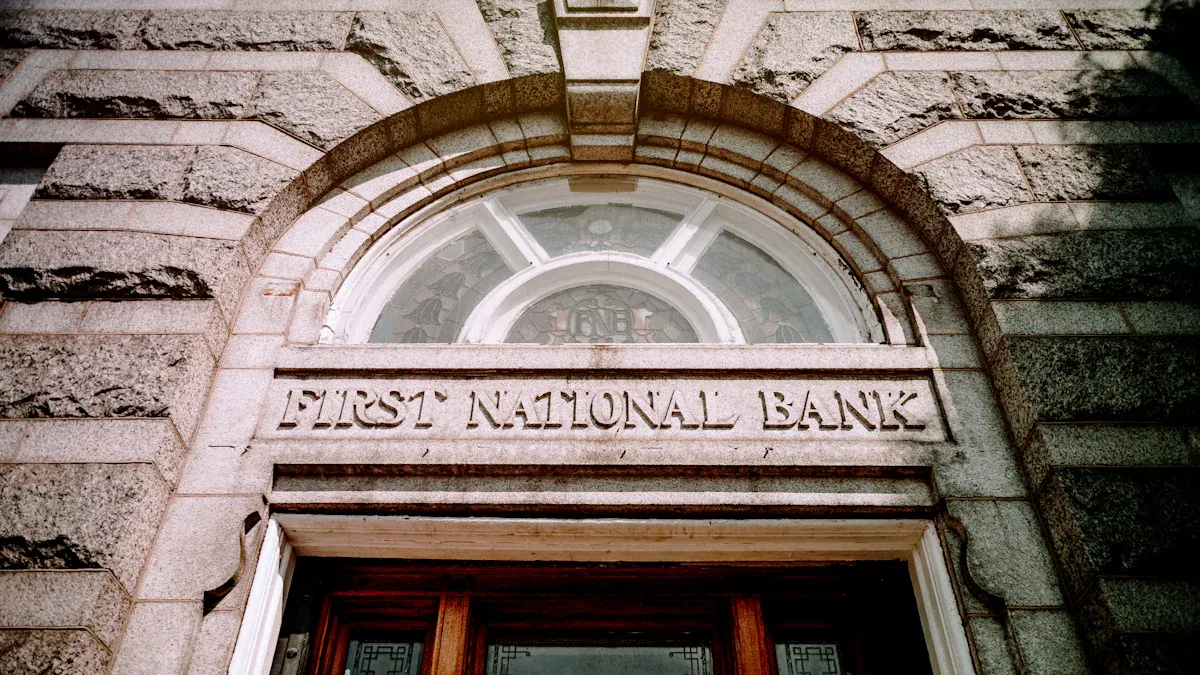 鷹派論點:為何應暫停降息