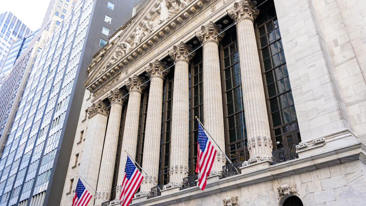 Easing Expectations Game: How the Market Prices Fed Actions