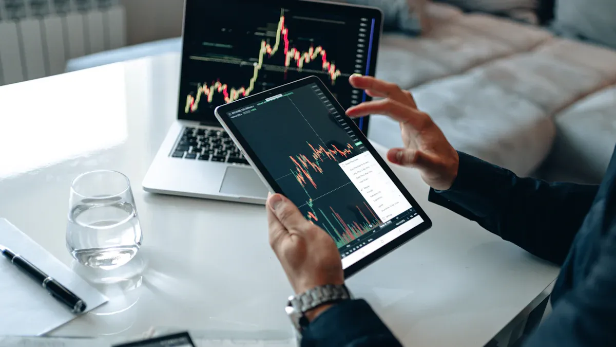 Essential Tools for Investing in Hong Kong Stocks: Pros and Cons of Popular Trading Apps at a Glance