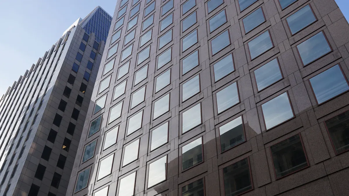 2025年美国华美银行深度评测 跨境汇款与华人服务真实体验