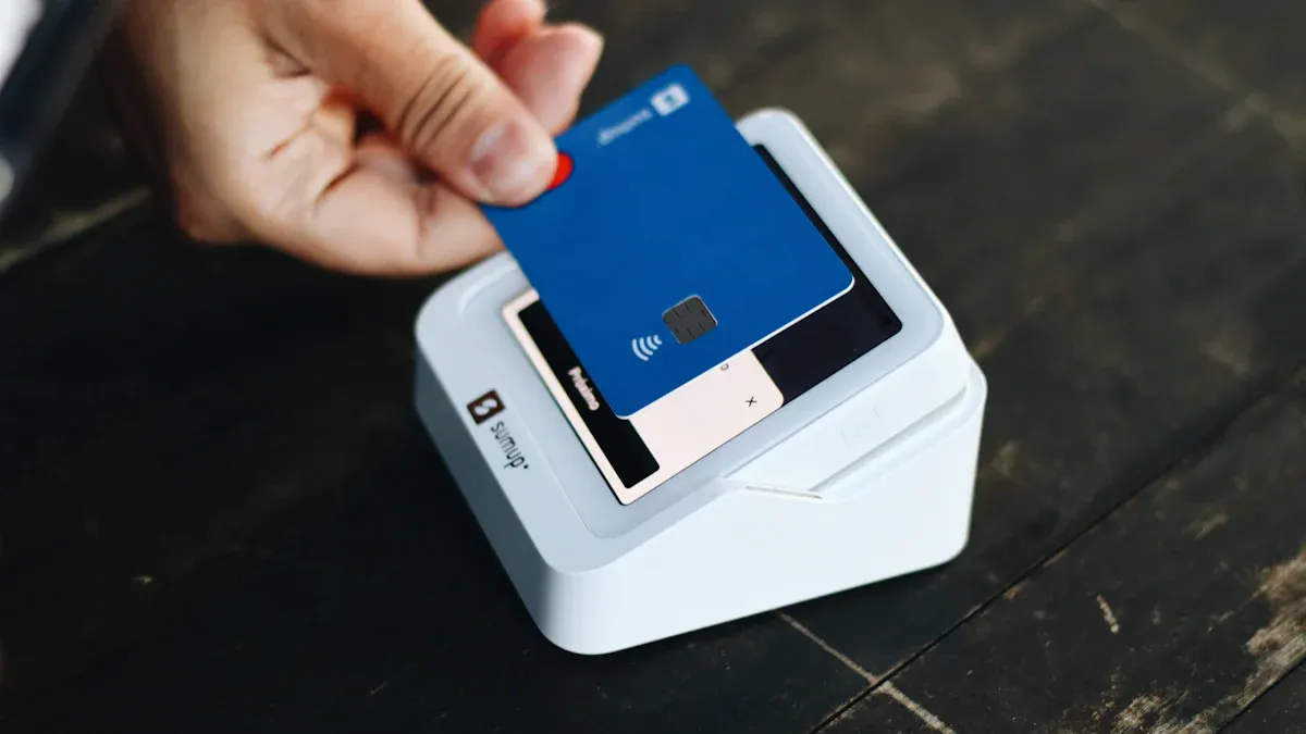 Amtrak Cross-Border Train Booking: Best Digital Cards Supporting International Payment Gateways