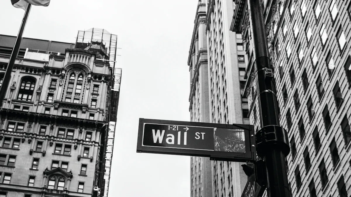 How Does Wall Street Use the World Cup Cycle to Exploit Retail Investors? How Retail Investors Can Use Multi-Asset Wallets to Flexibly Exit