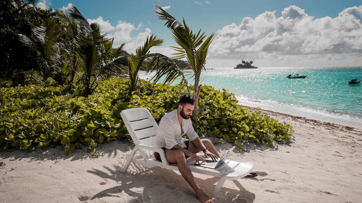 Digital Nomad at the World Cup: How to Receive and Send Salary Using a Multi-Currency Wallet While Traveling in North America