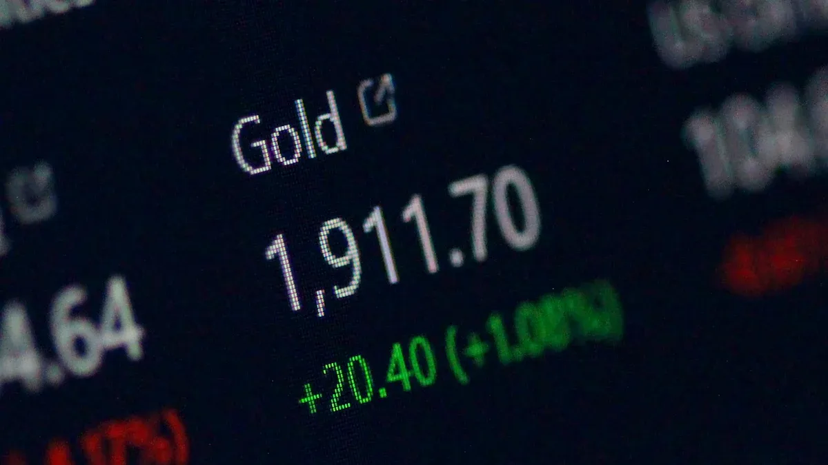 Real-Time Exchange Rate Calculator Recommendations: Beyond Google Search, Which Professional Currency Conversion Tools Offer Historical Trend Analysis?