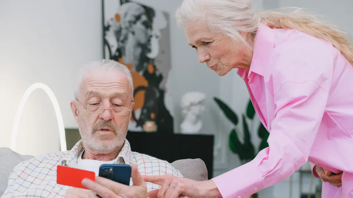 Practical Operation Suggestions for Teaching Seniors to Avoid Scams