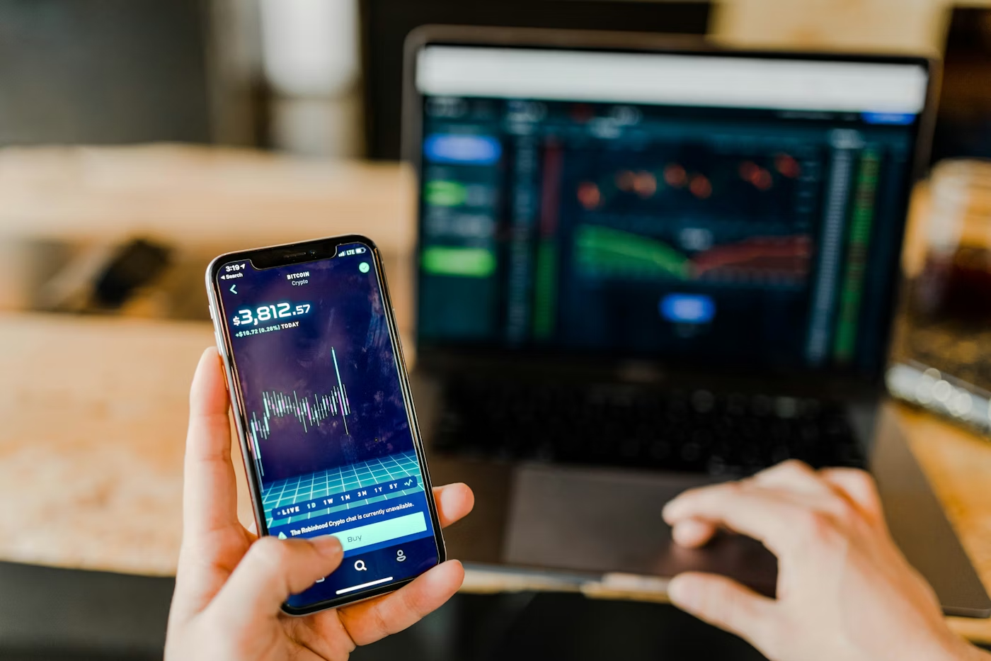 Why Do Some Stock Orders Stay Open While Others Expire Automatically?