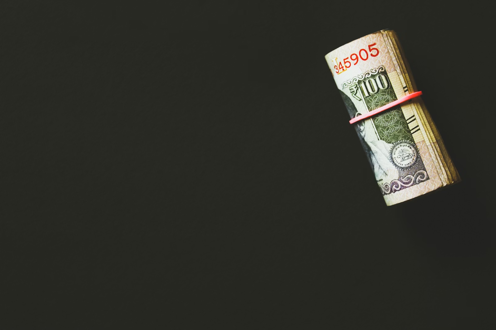 How to Choose an Overseas Bank Account? What to Know About Account Opening, Currency Exchange, Payments, and Asset Diversification