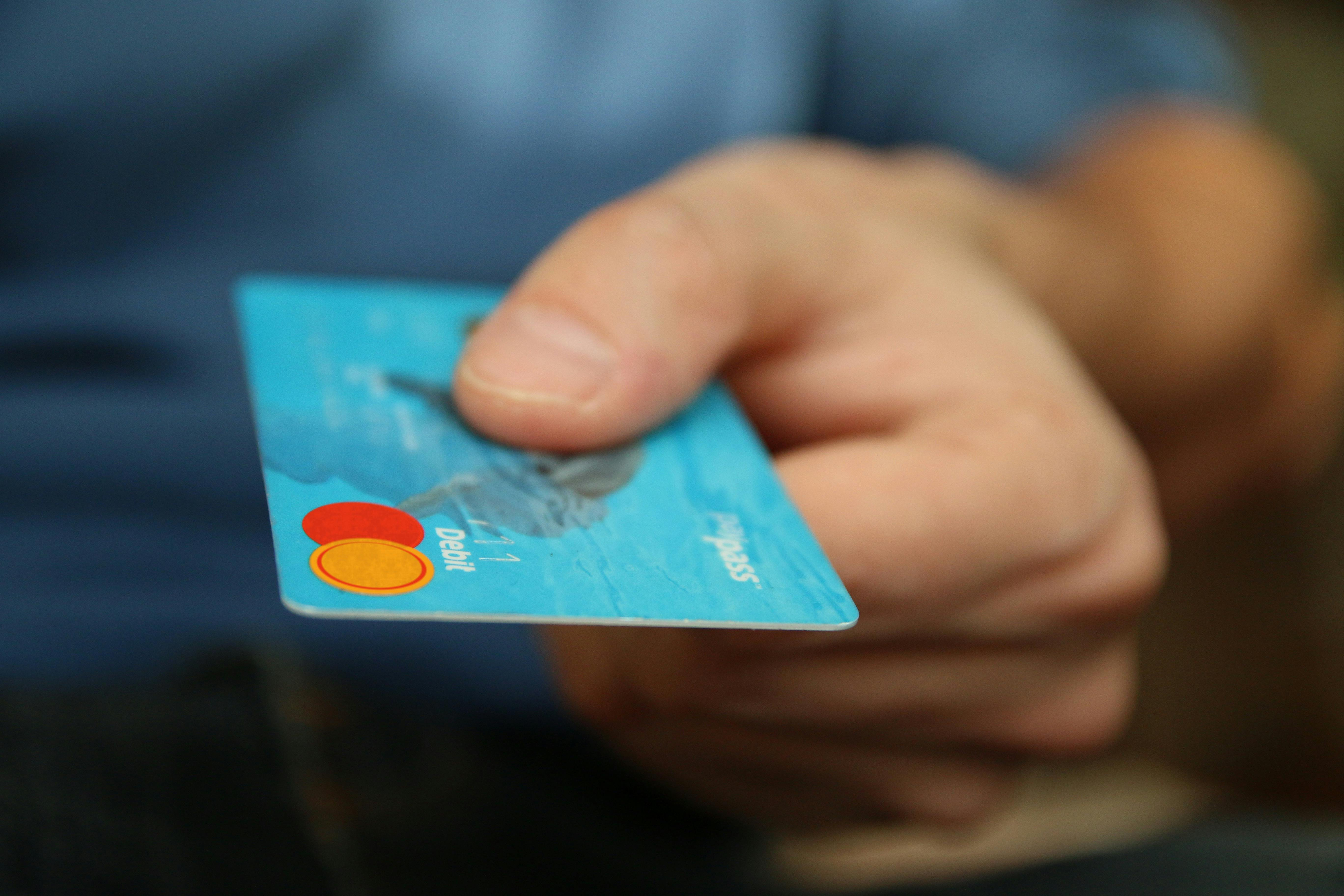 User assessing overseas asset allocation needs based on card payment and foreign currency funding scenarios
