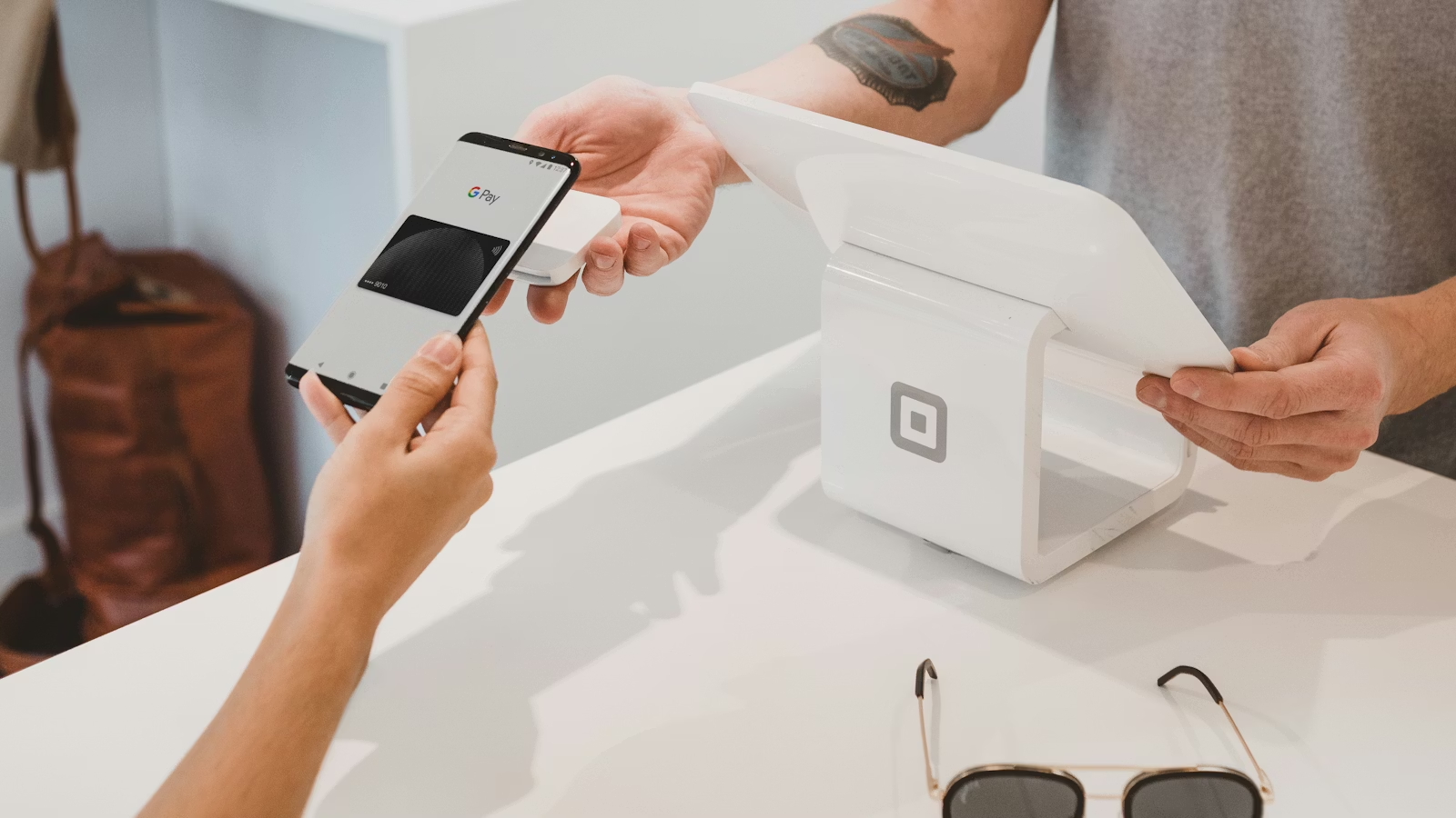 Virtual card payment and cross-border fund scenario comparison