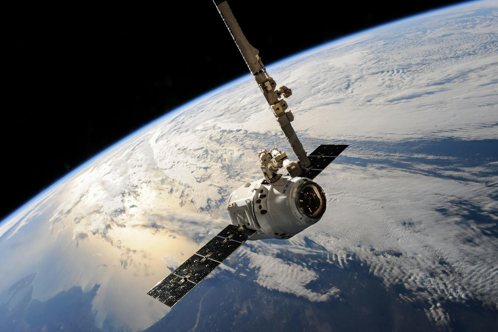 Starlink satellite internet, low‑earth orbit satellites, and global connectivity