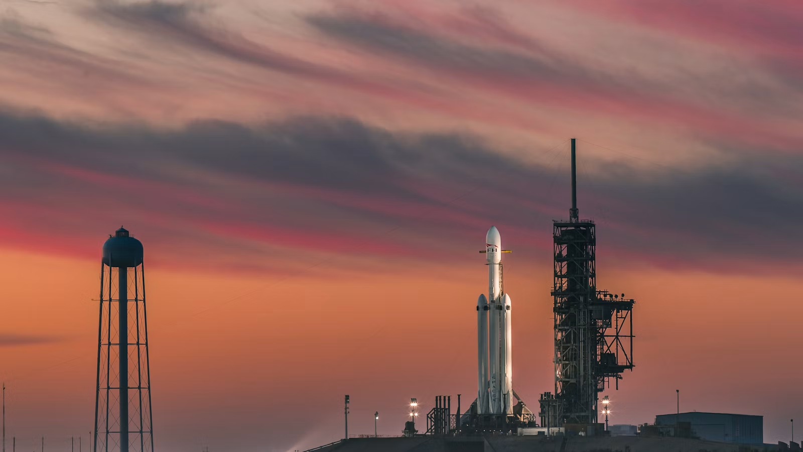 Starlink 是 SpaceX 估值核心吗？卫星互联网业务怎么看