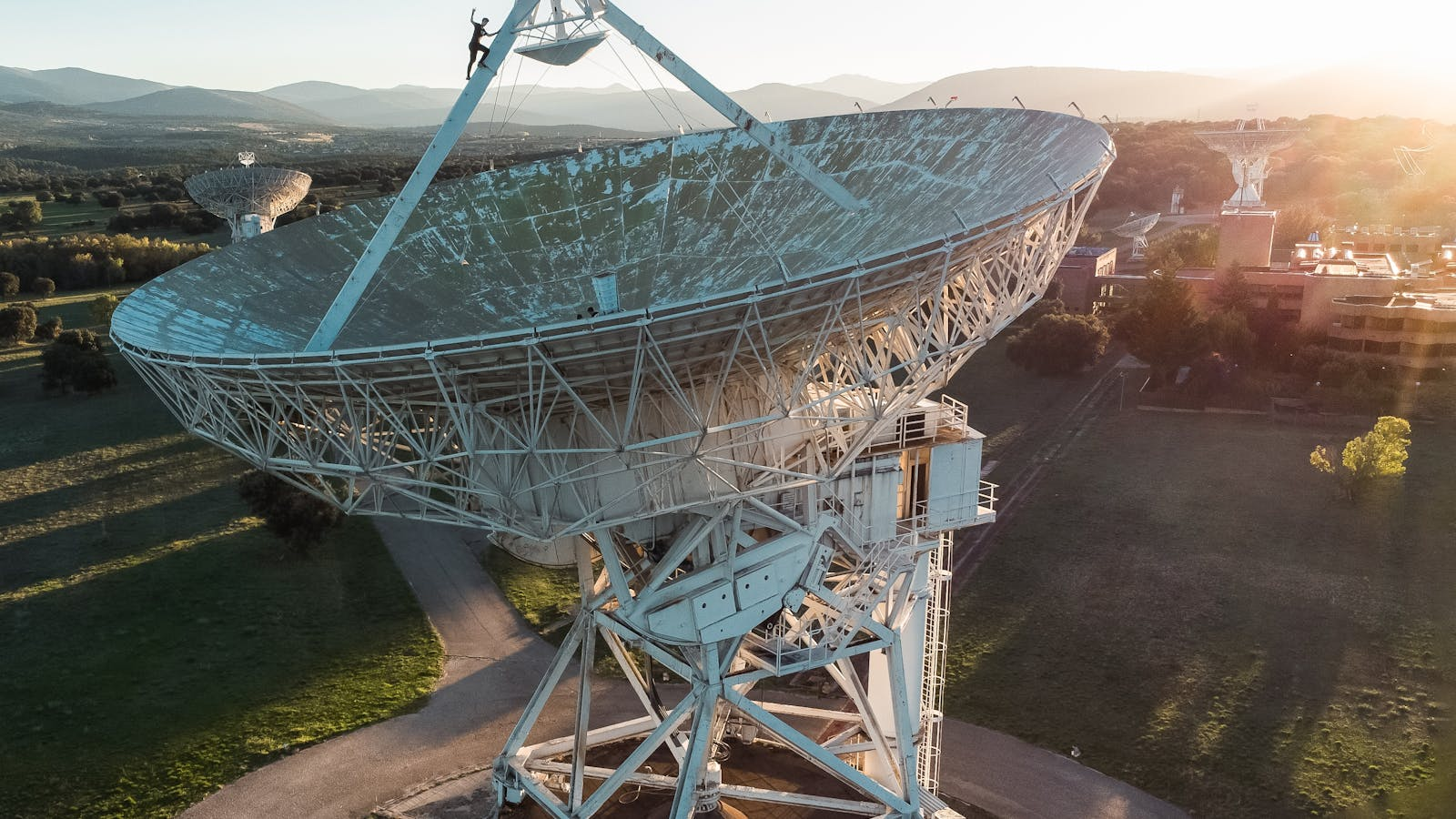 How Could Starlink Affect Satellite Internet and Low-Earth Orbit Communications Themes?