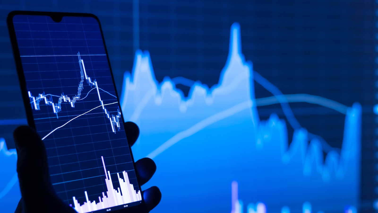 Does trading cost really matter when buying and holding popular tech stocks?