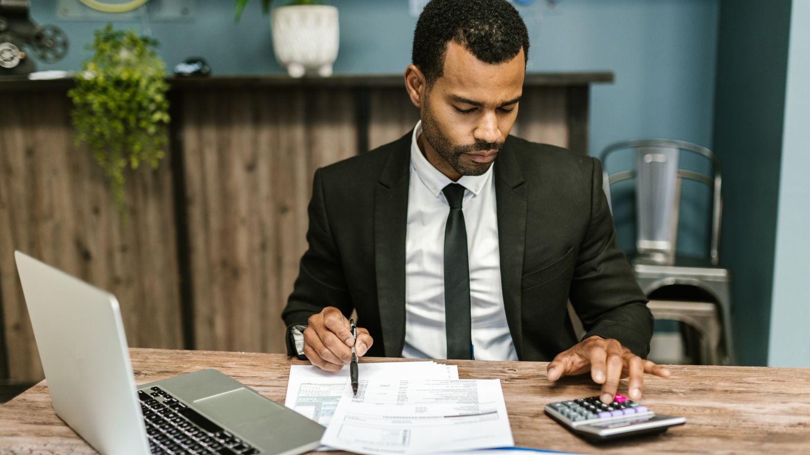 Checking online banking fees and transfer limits