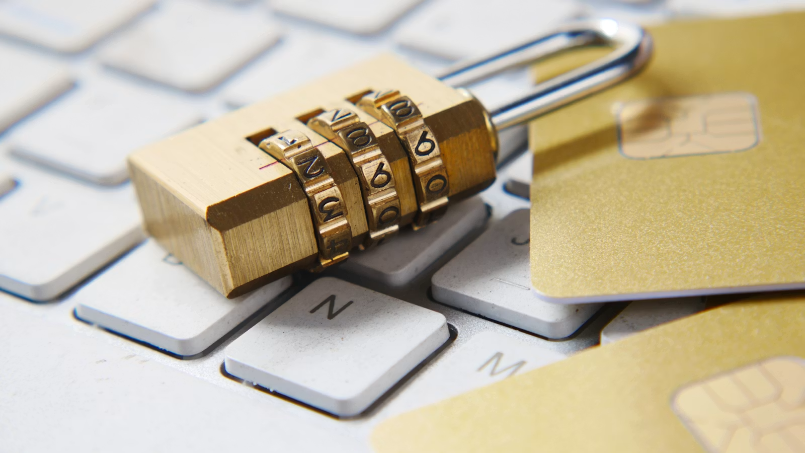 Secure banking and payment risk with lock and cash