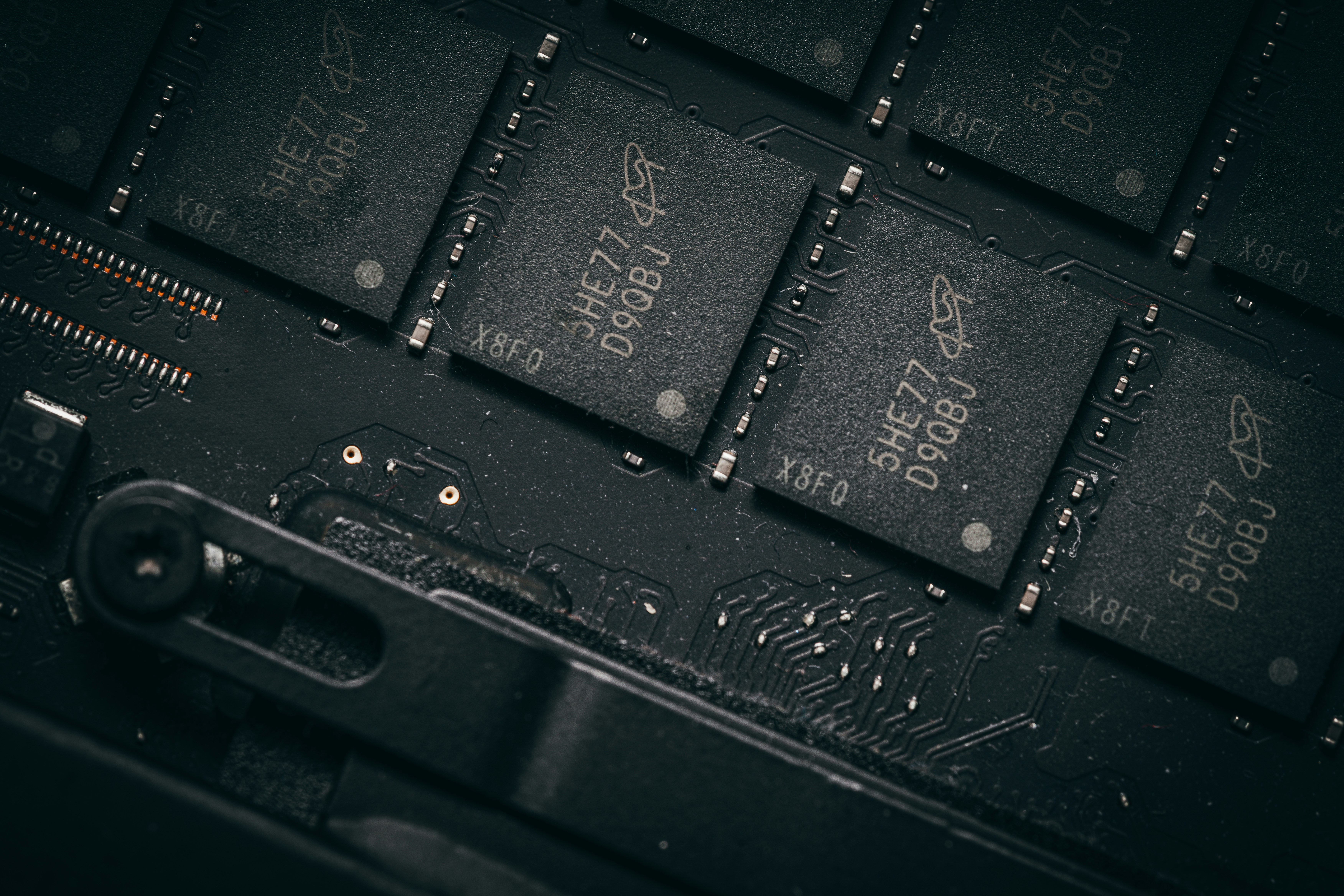 Storage chip stocks and semiconductor circuit boards