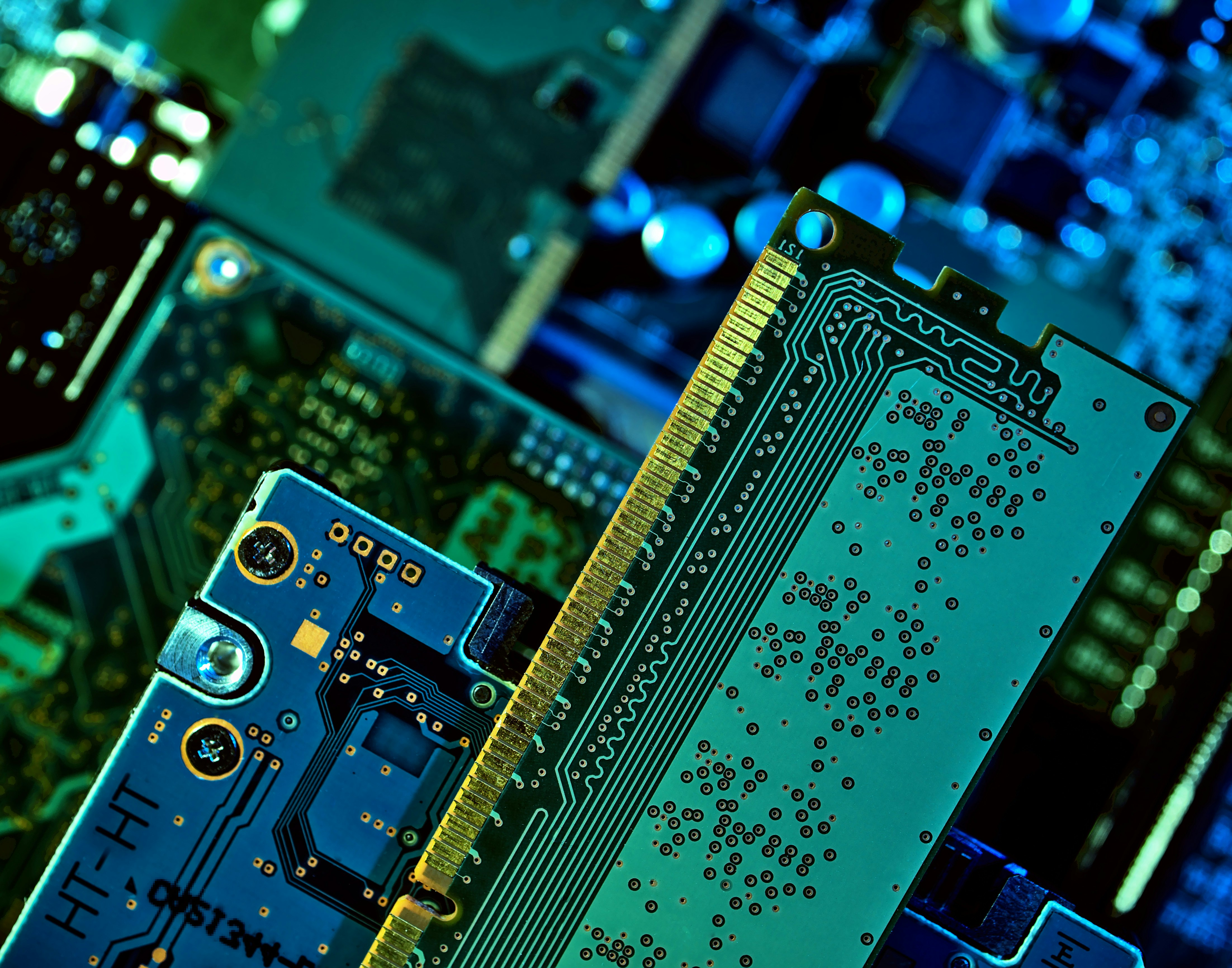 NAND, SSD, and storage hardware circuit concept
