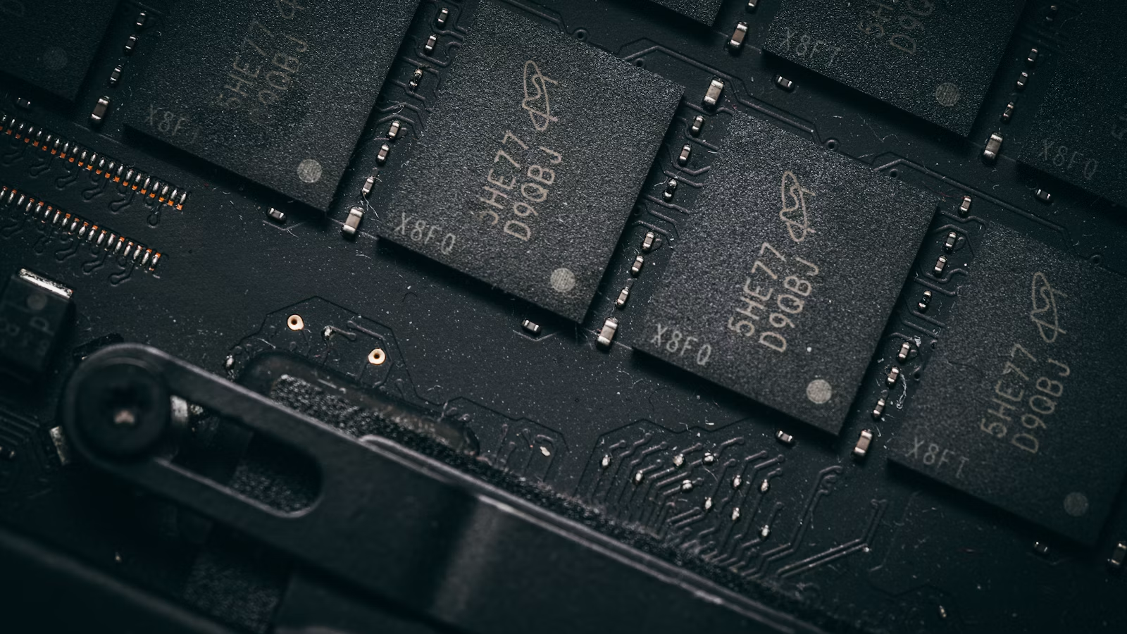 DRAM and storage chip price cycle
