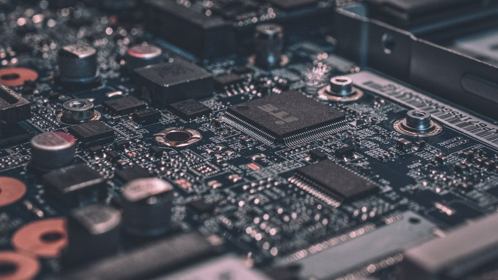 AI 数据中心建设与存储服务器基础设施