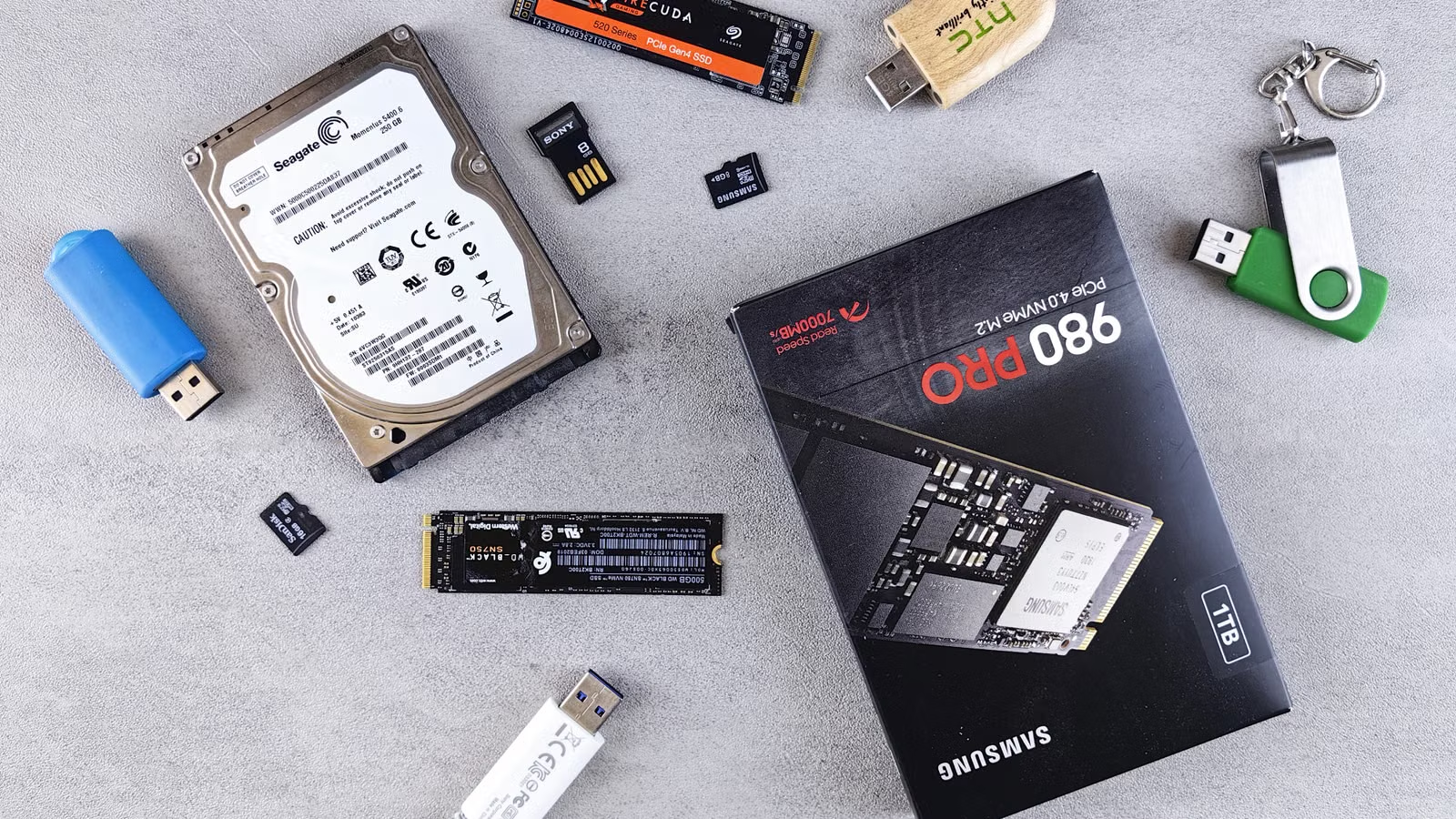 Differences among DRAM, SSDs, HDDs, and other storage products