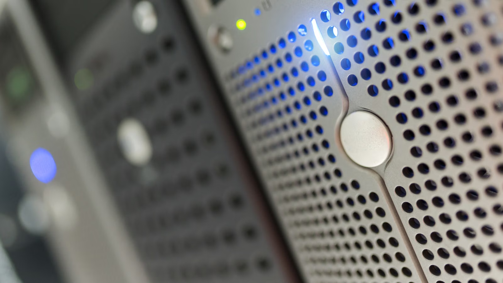 PowerEdge AI servers and data center compute infrastructure