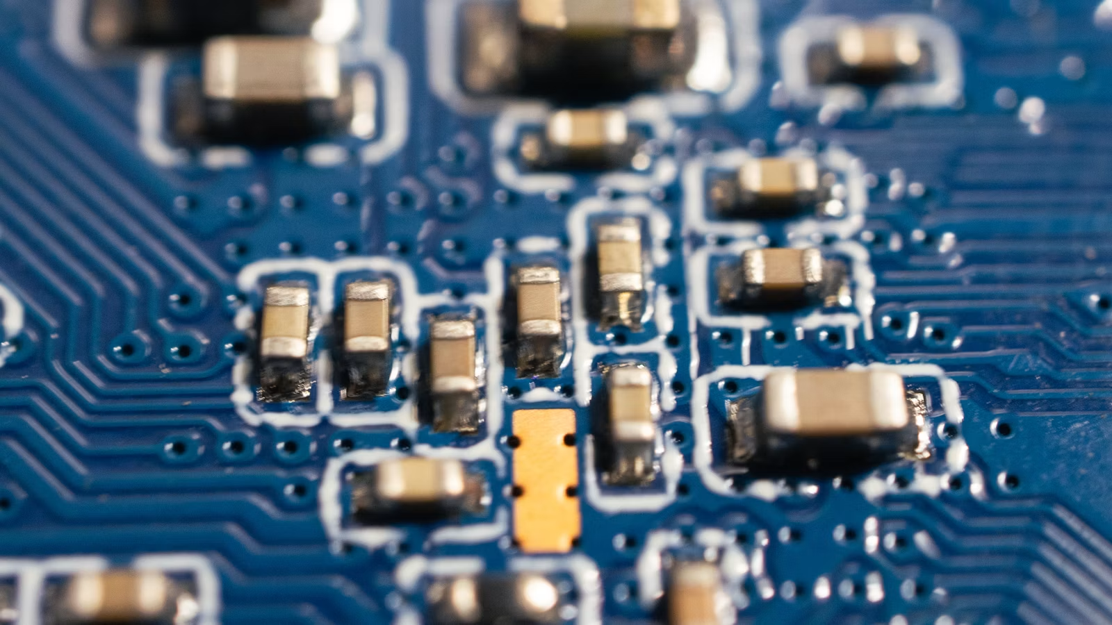 Classification of Hong Kong-listed chip companies and the memory chip design supply chain