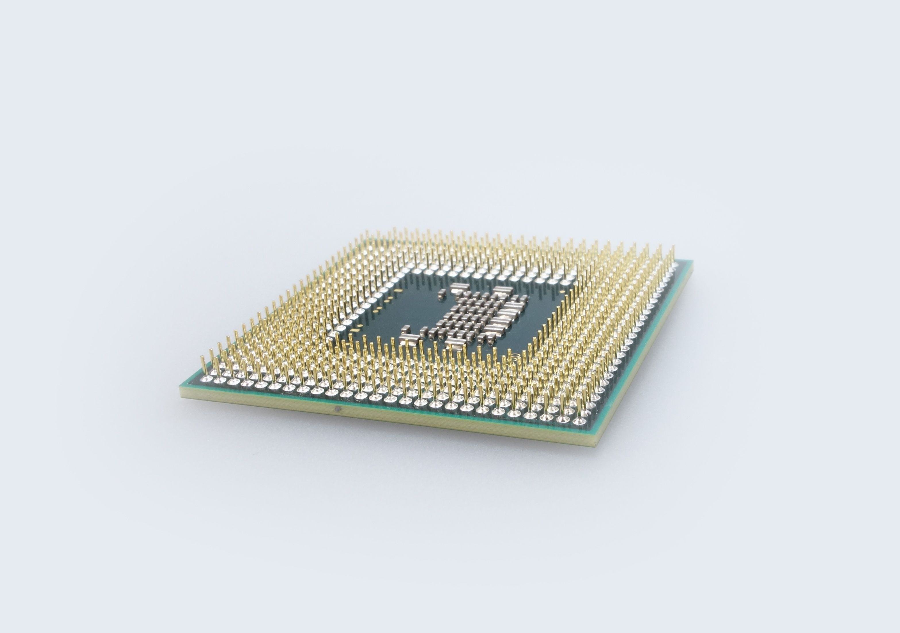 Advanced packaging and chip interconnect structure