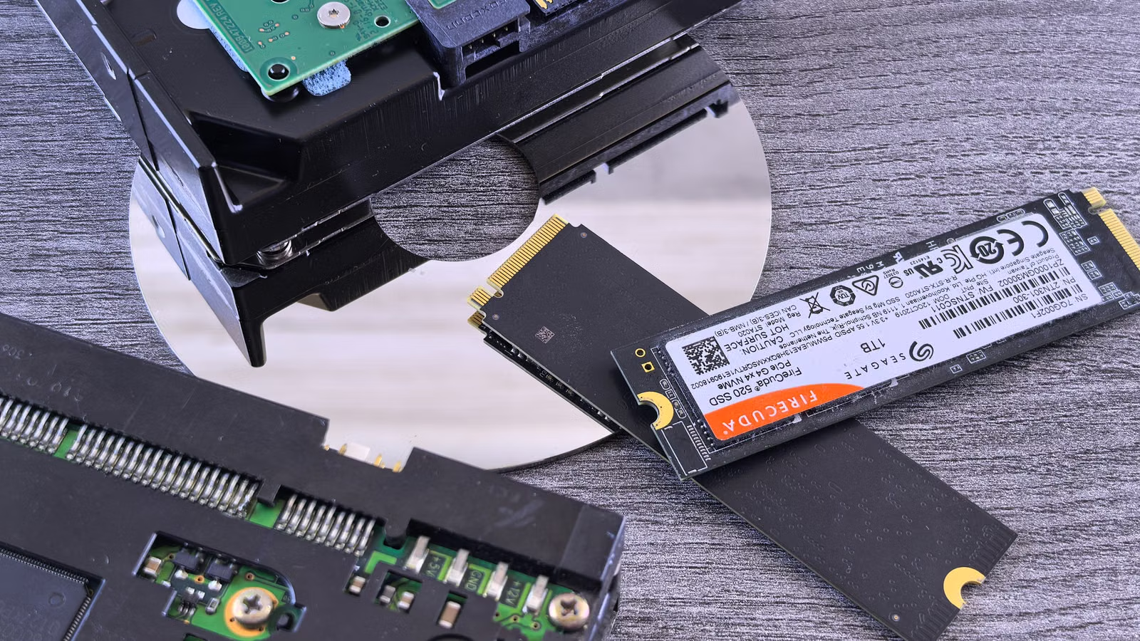存储设备、SSD 与 HDD 的产品层级对比