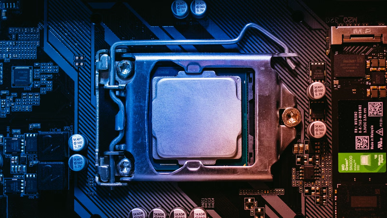 DRAM、NAND 与计算机主板上的存储硬件