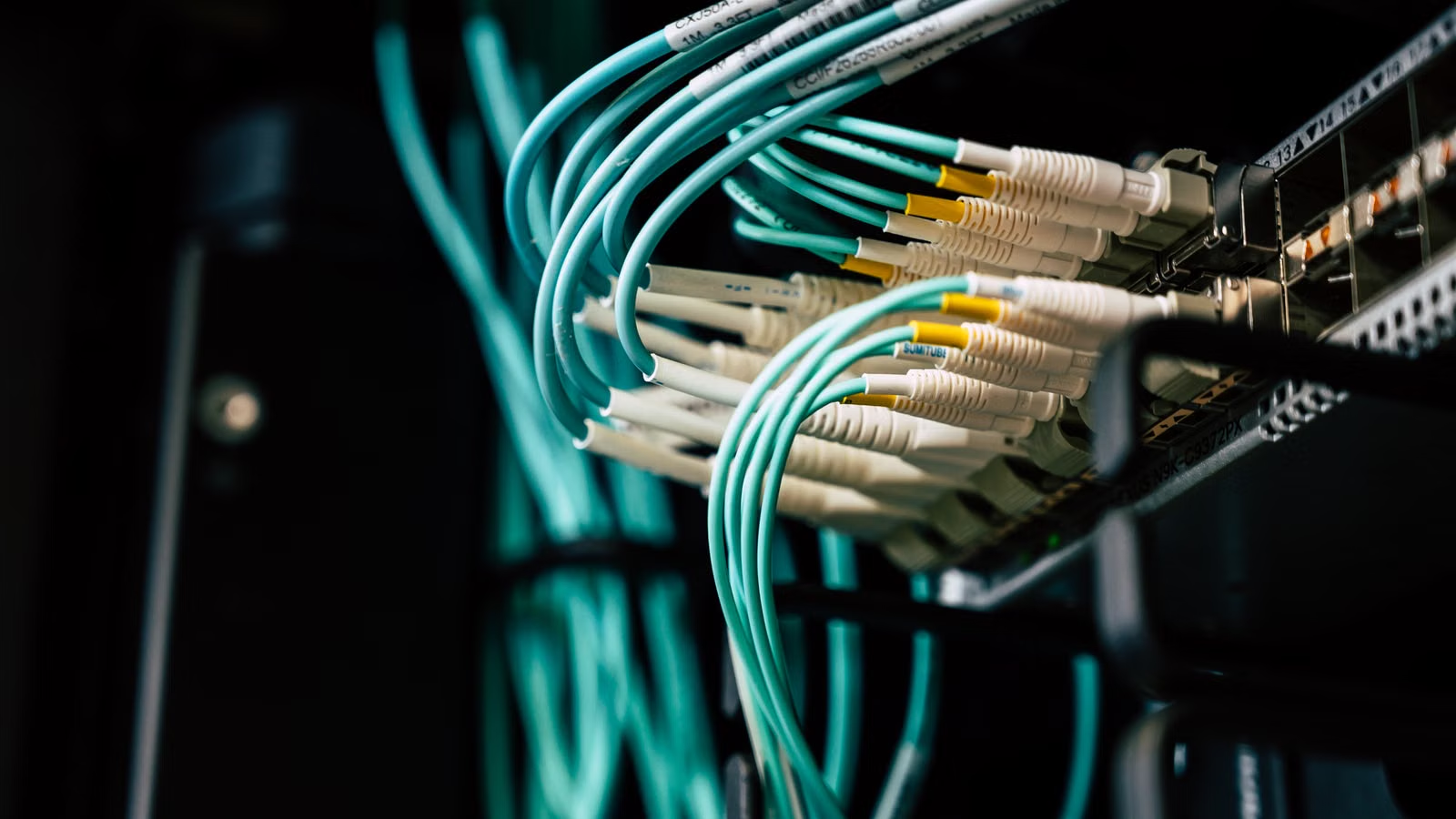 Enterprise all-flash storage and data management infrastructure in AI data centers