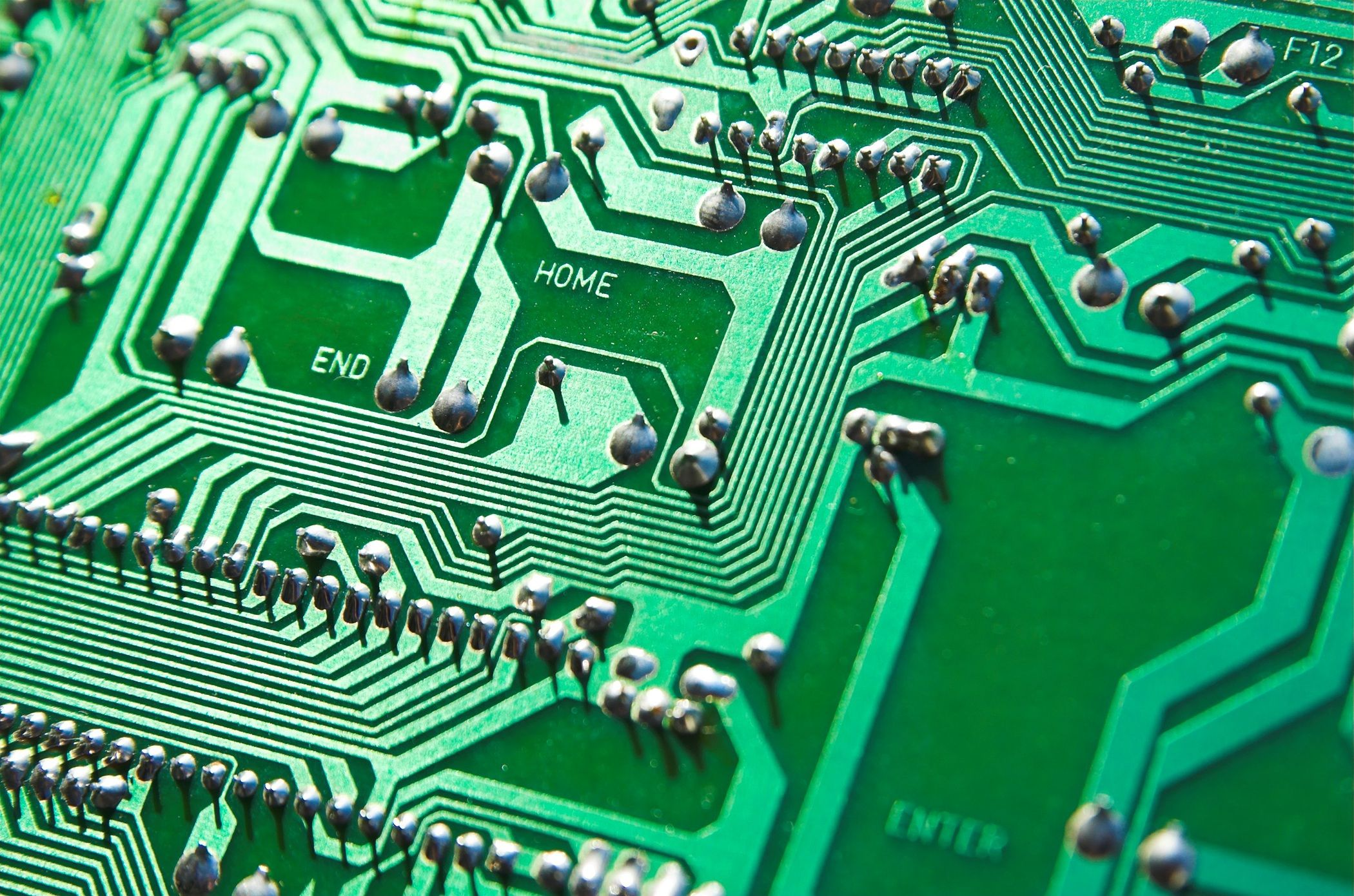 NAND Flash 与电子电路板存储结构