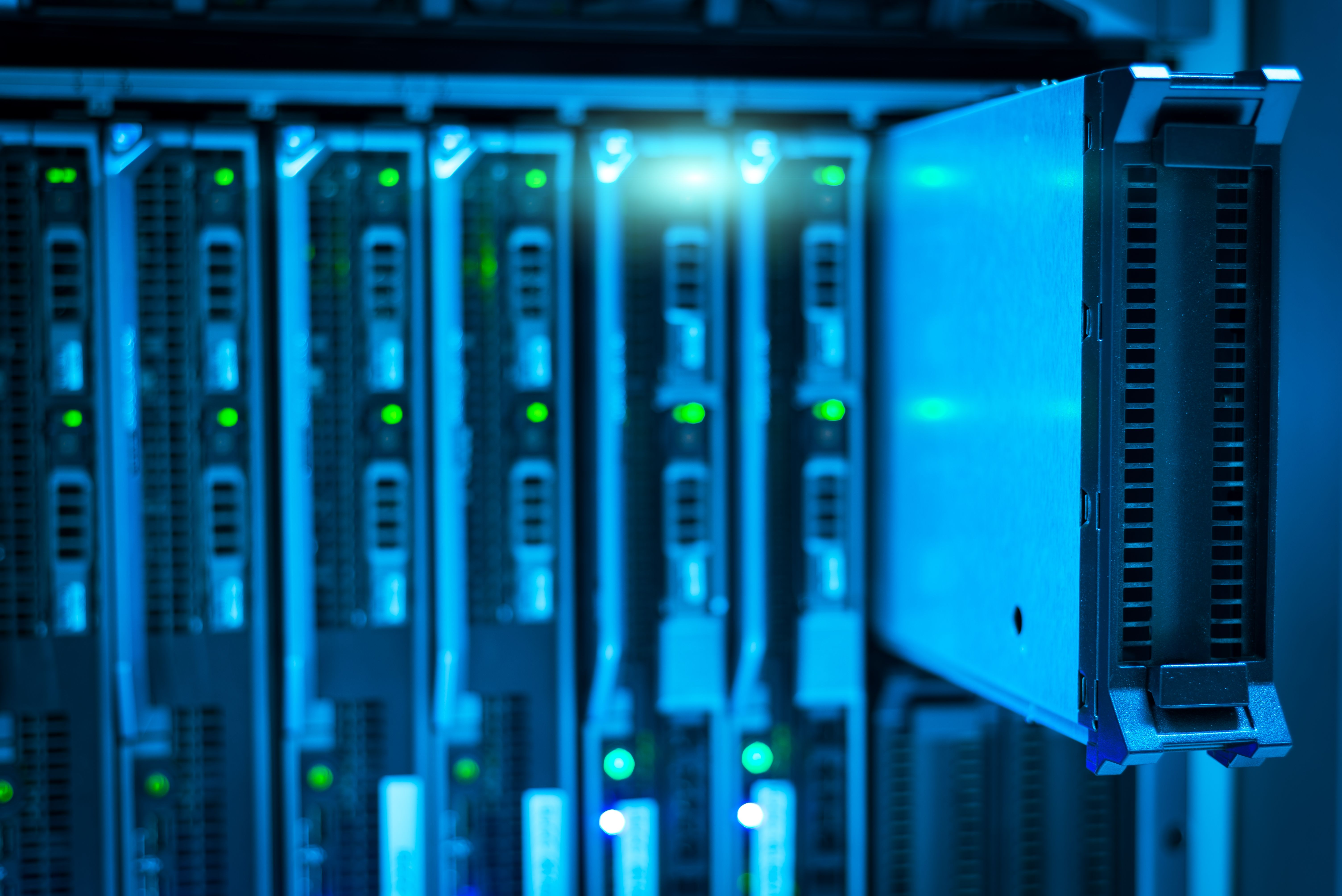 数据中心存储与企业级 SSD 需求