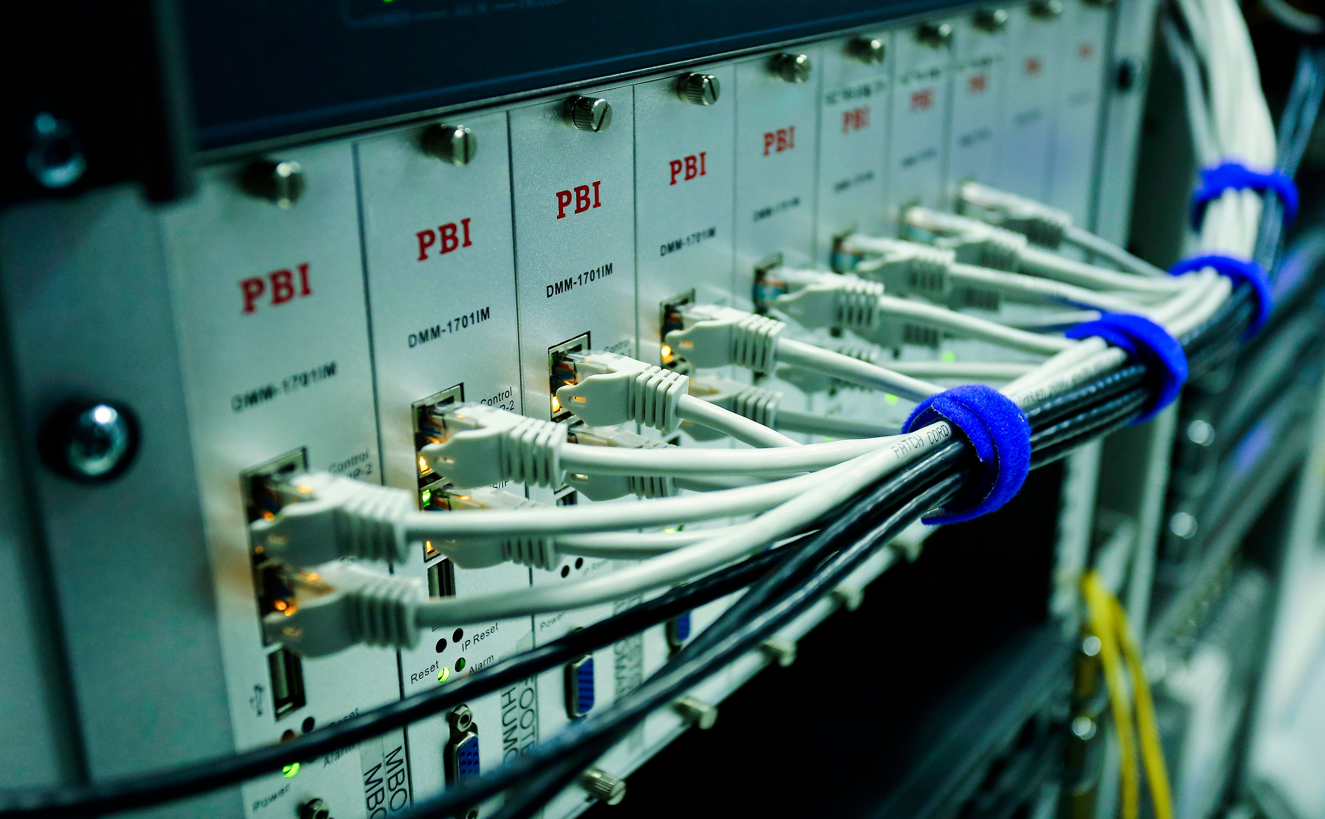 Networking, servers, and data connectivity in enterprise storage product lines