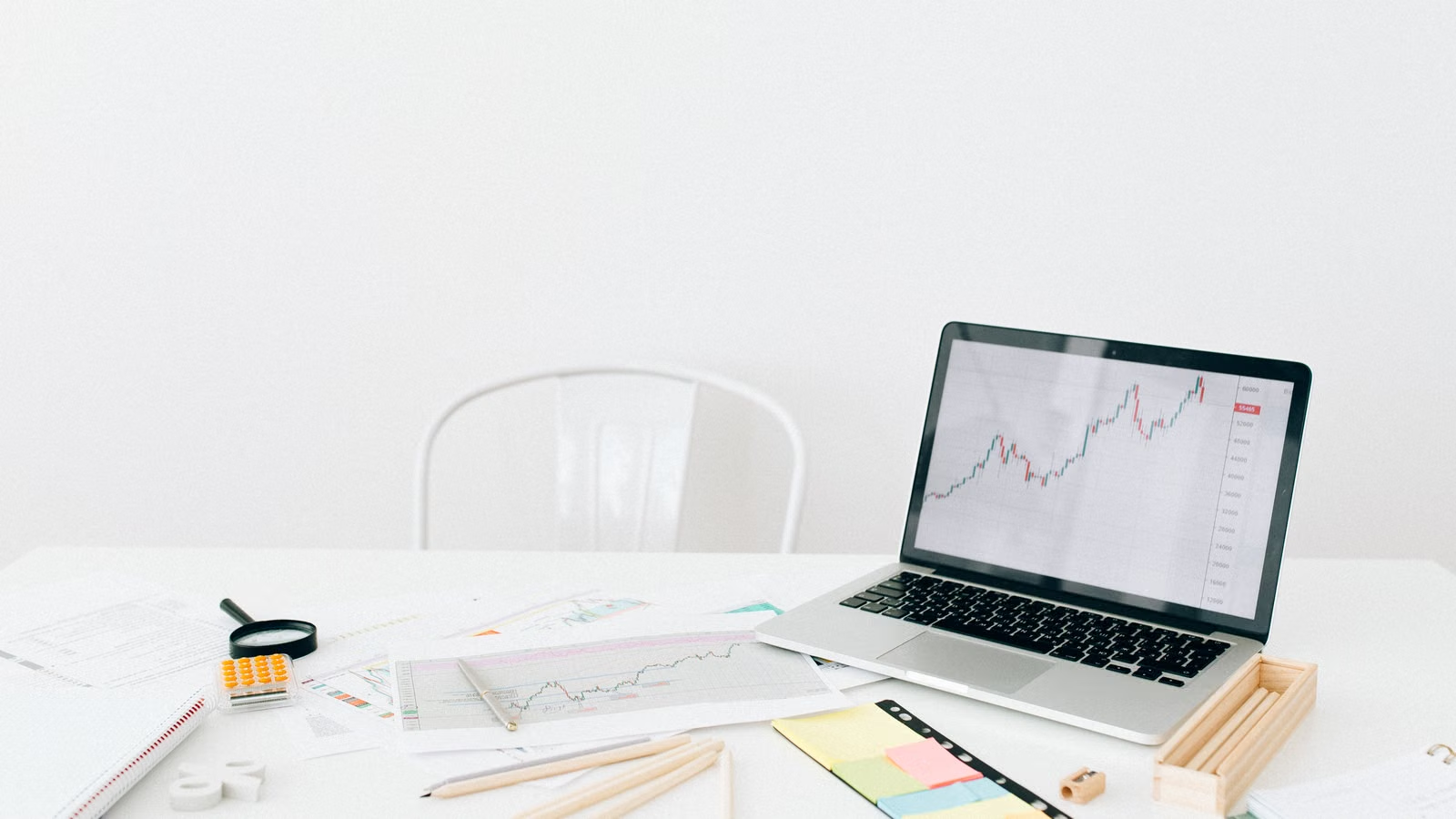 Technology company financial data, CAPEX budgets, and cash flow comparison