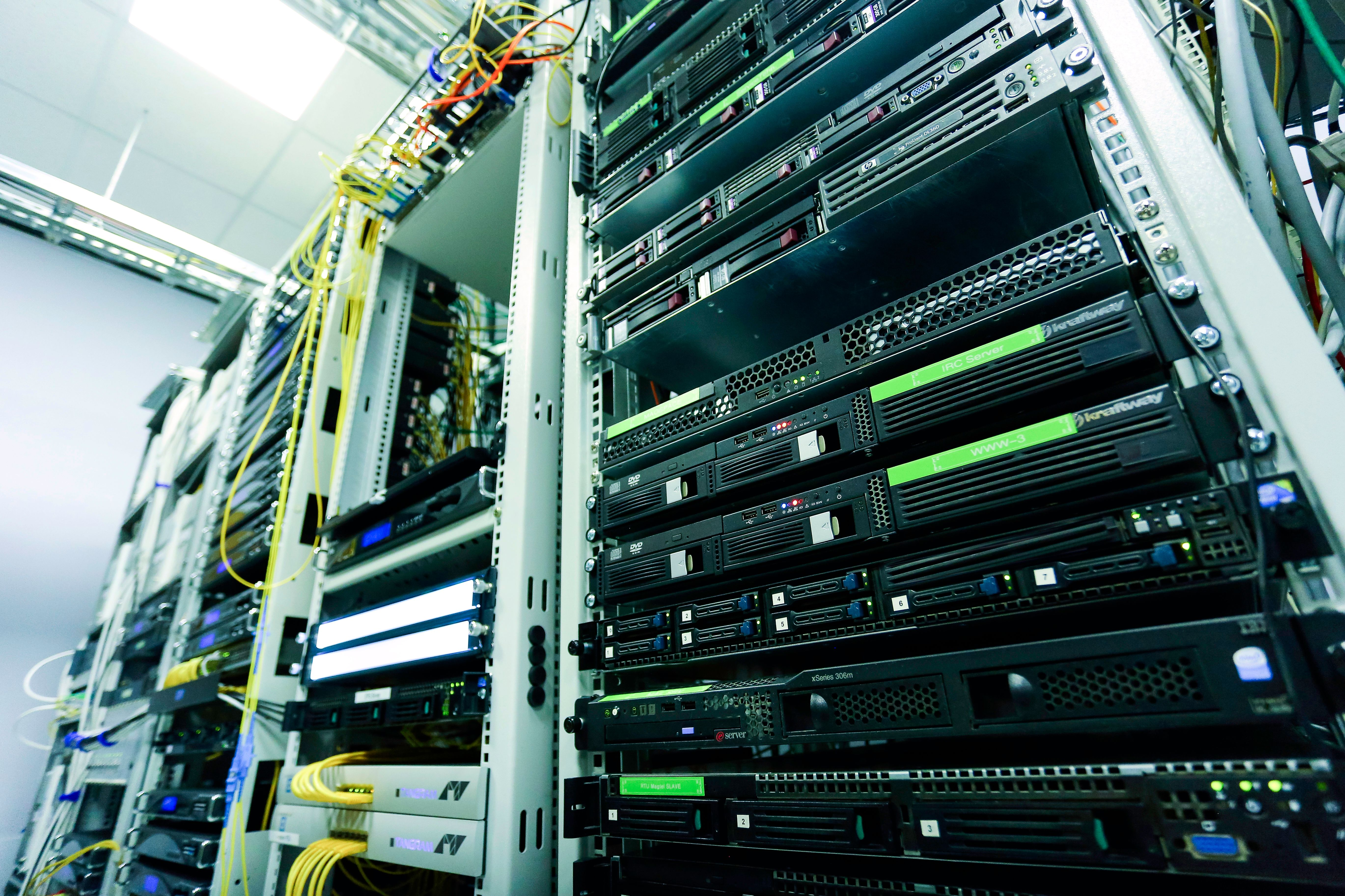 AI servers and high-performance computing hardware
