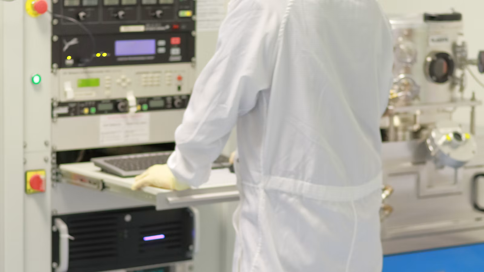 EUV lithography and advanced chip manufacturing