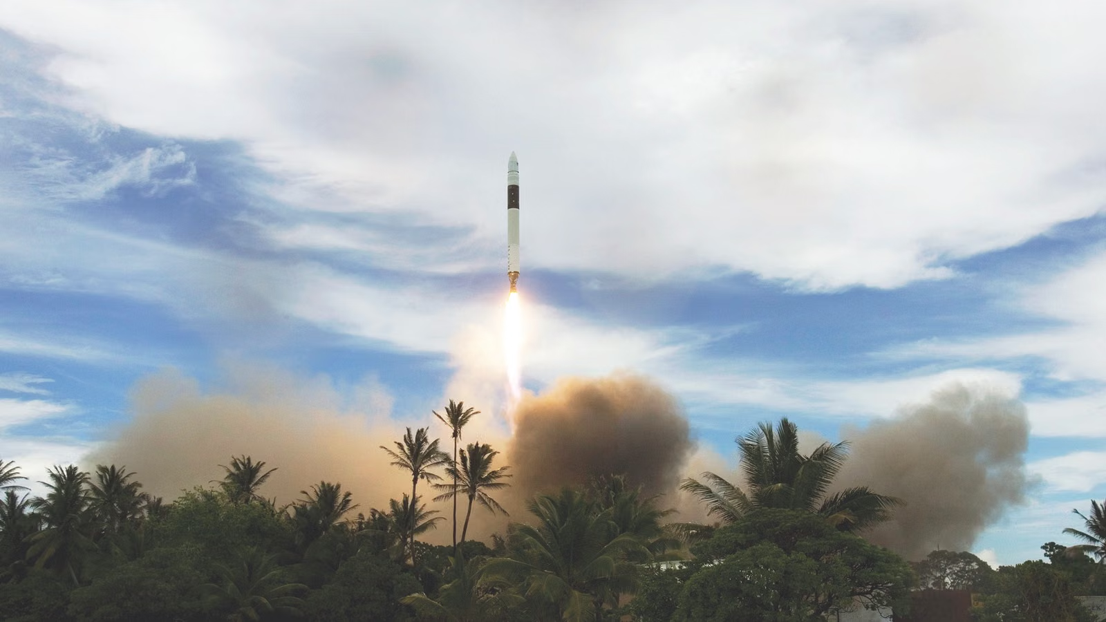 BlueBird衛星の打ち上げと低軌道展開の進捗