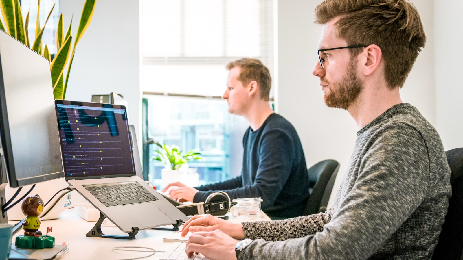 Palantir earnings preview and AI software valuation risk